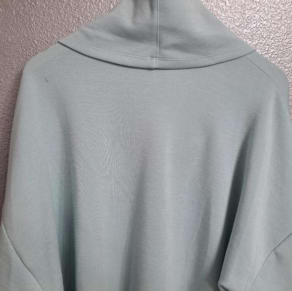 Cable & Gauge Mint Green Cowl Neck Top Size 2X - Picture 7 of 7